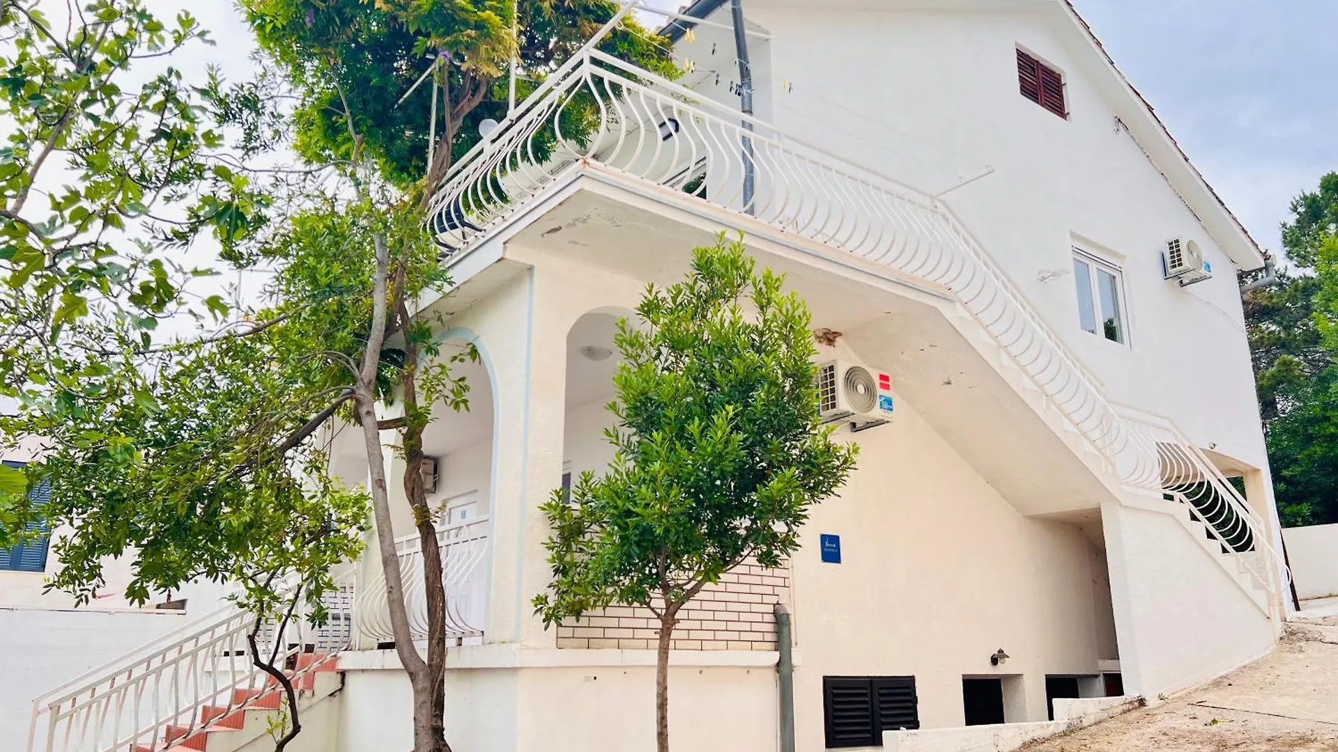 Sea Breeze Apartments Starigrad Paklenica