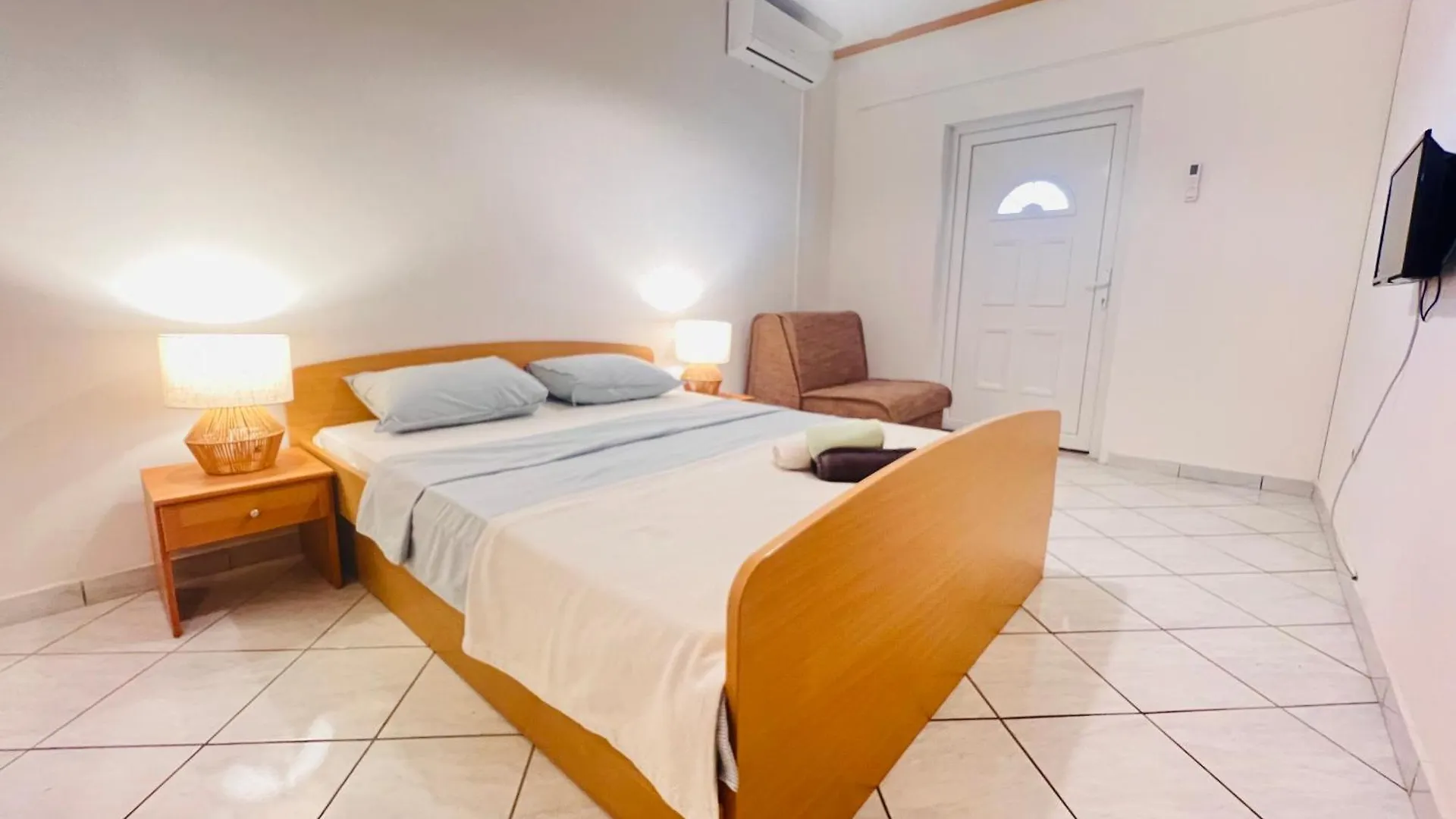 Sea Breeze Apartments Starigrad Paklenica