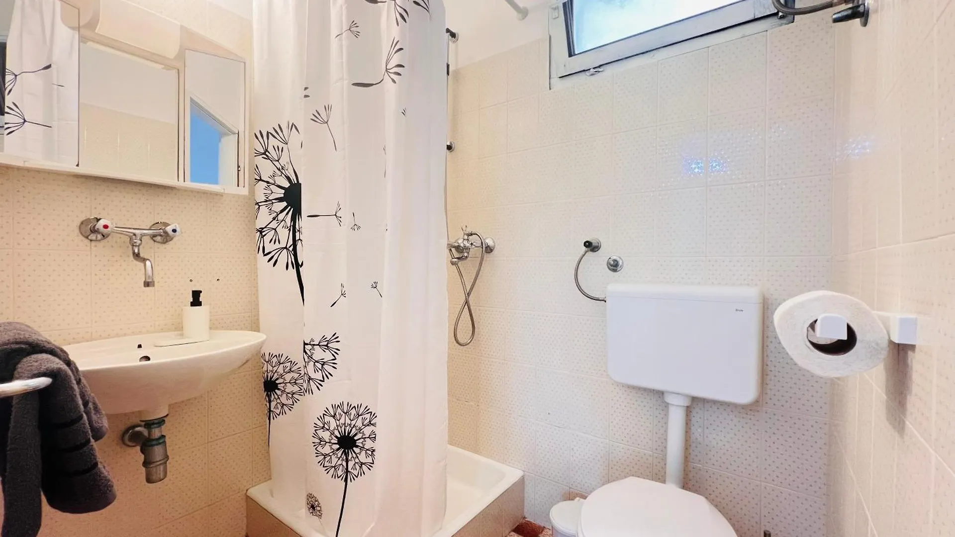 Sea Breeze Apartments Starigrad Paklenica