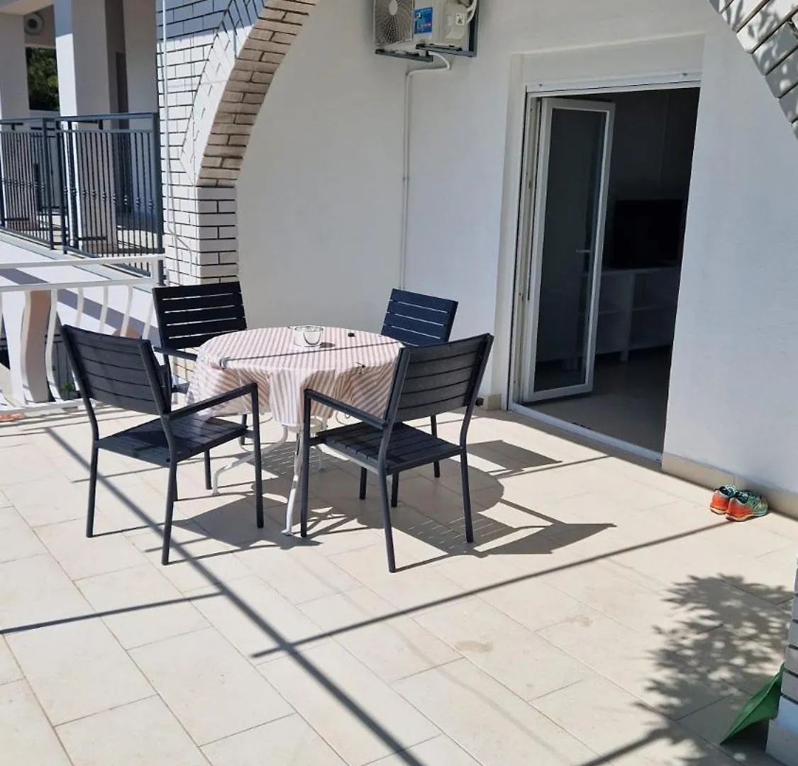 Sea Breeze Apartments Starigrad Paklenica Croatie